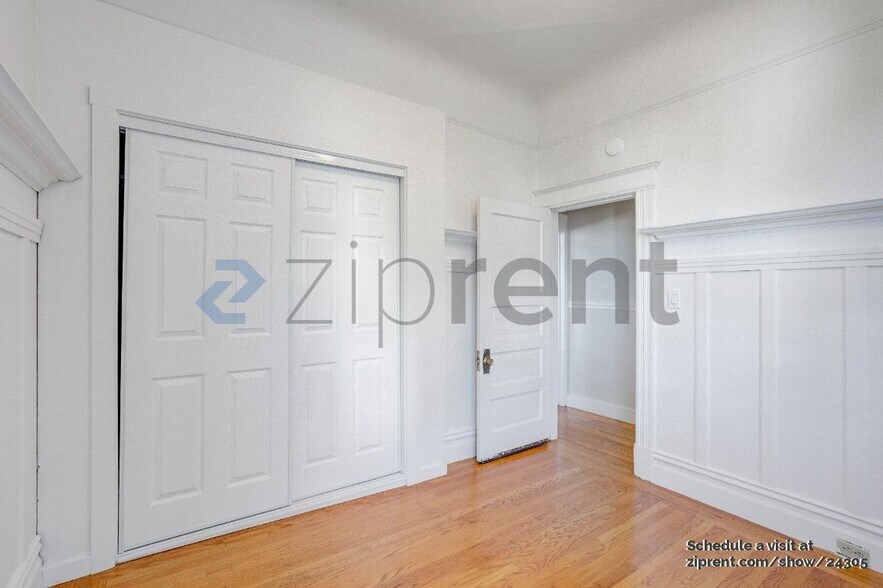 Building Photo - Unit