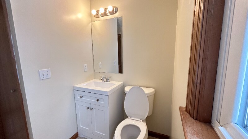 Building Photo - 1052 Community Rd