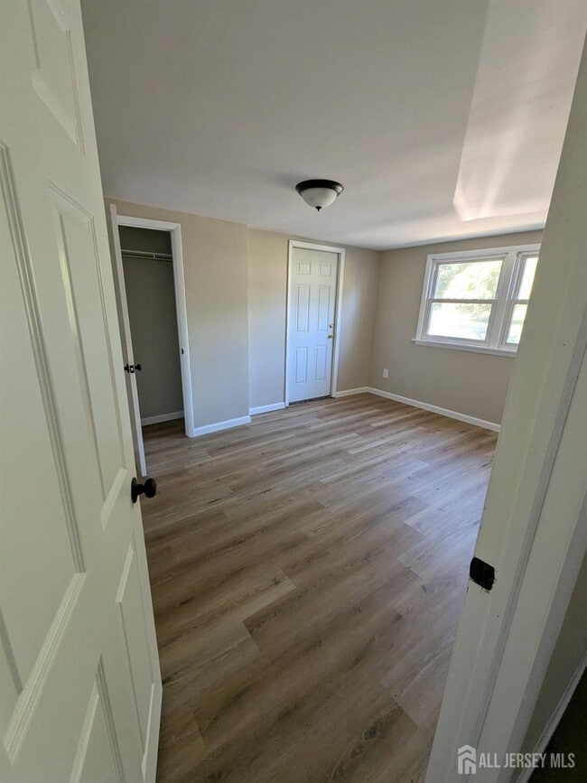 Building Photo - 10 Pierson St