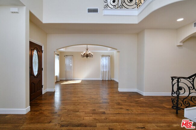 Building Photo - 12207 Cantura St