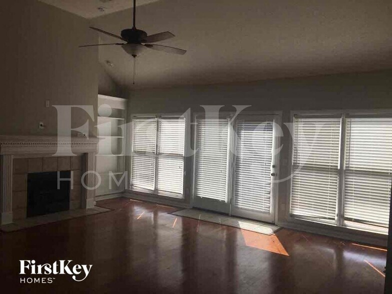 Building Photo - 1071 Mossy Knoll Dr