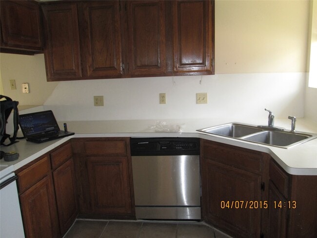 Building Photo - 10834 Sugar Hill Dr