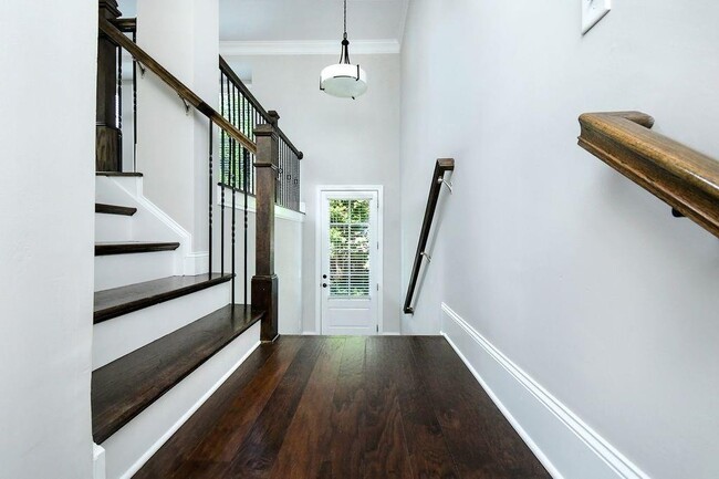 Building Photo - 1265 Linden Ct