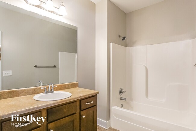 Building Photo - 5576 Park Side Rd