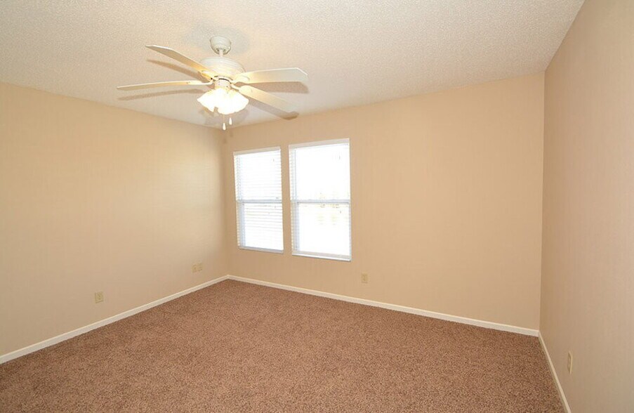 Building Photo - 911 Bentgrass Dr