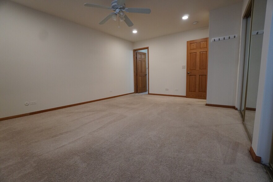 Building Photo - 6237 Trinity Dr