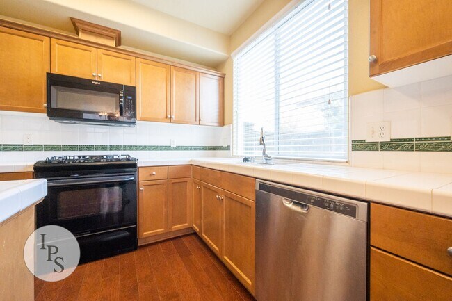 Building Photo - 1717 Glen Dunbar Ln