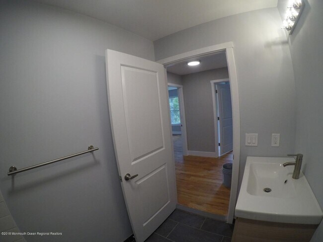 Building Photo - 517 Asbury Ave
