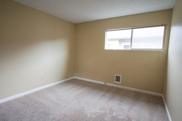 Building Photo - 3705 SE 35th Pl