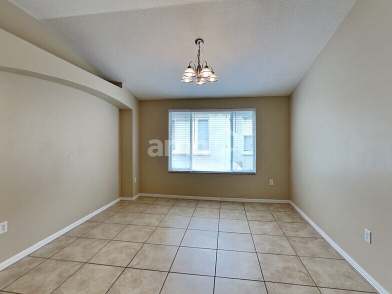 Building Photo - 15505 Martinmeadow Dr