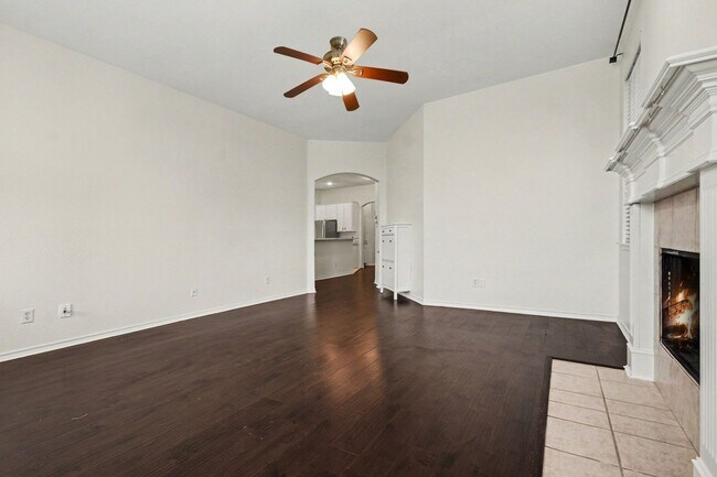 Building Photo - 1707 Briarhollow Dr