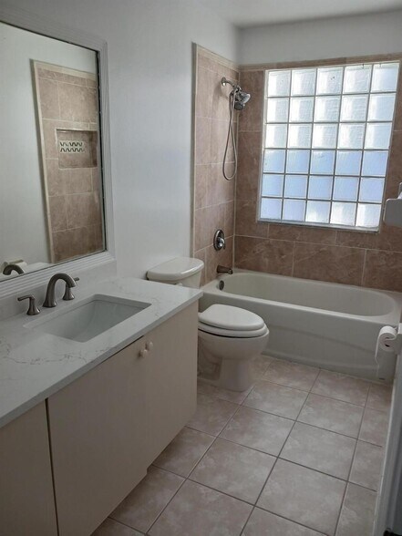 Building Photo - 738 Perdido Heights Dr