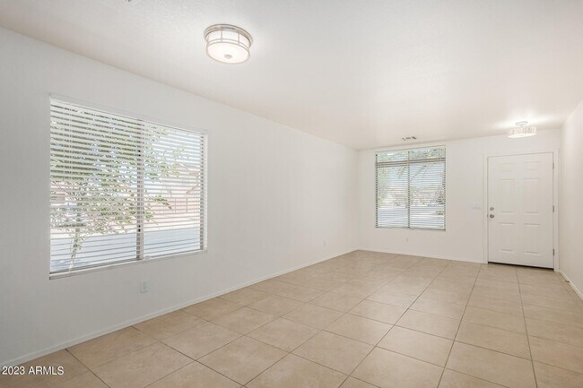 Building Photo - 8617 W Vogel Ave