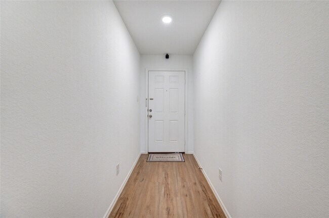 Building Photo - 3110-3110 Spanish Oak Ln