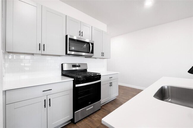 Building Photo - 645 Jane Long Dr