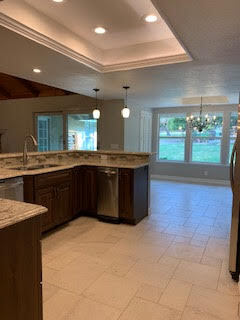 Building Photo - 6015 Oak Hill Dr