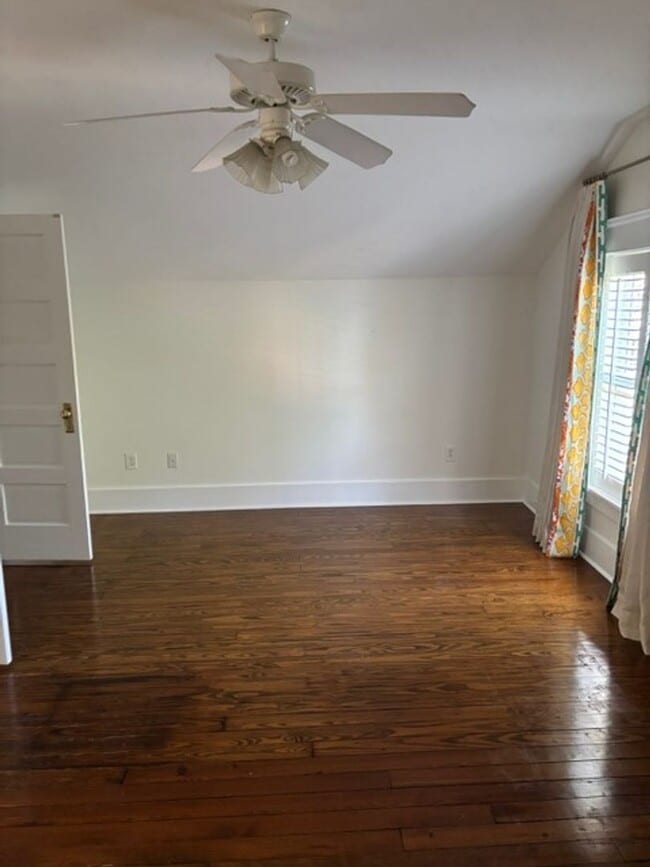 Building Photo - Craftsman style bungalow on the Hill. Reno...