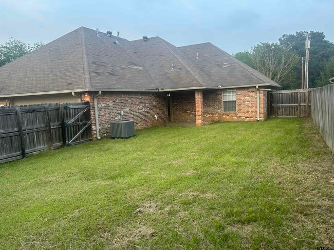 Building Photo - 8315 Garrett Dr