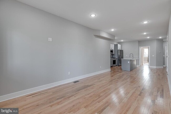 Building Photo - 2113 Master St