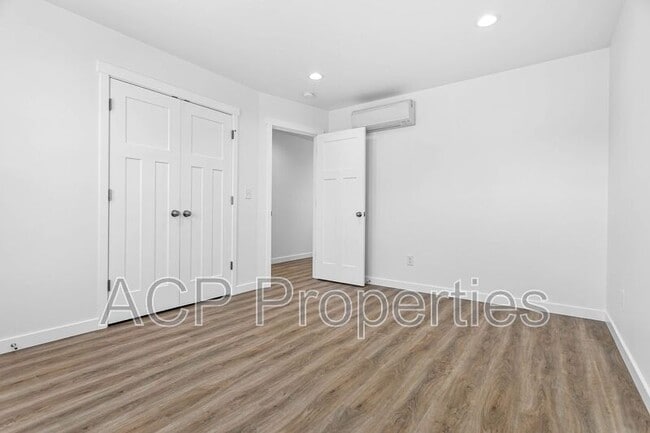 Building Photo - 1318 Bradley Ct
