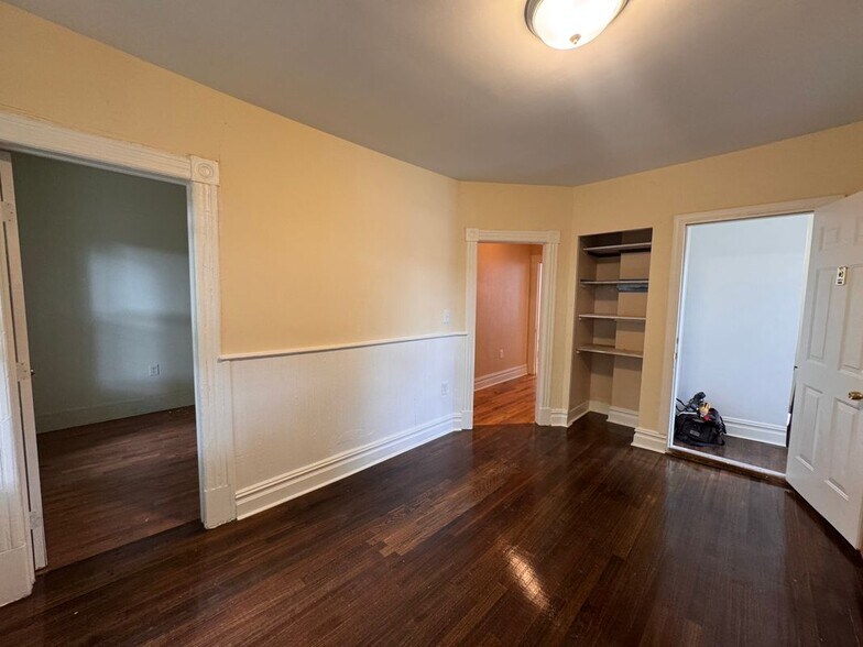 Building Photo - 39 Avoca St