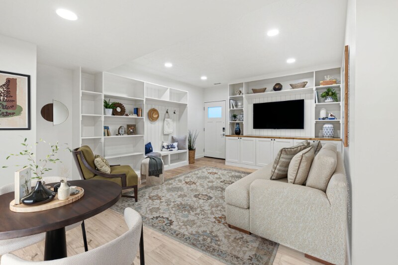 Primary Photo - 3056 N Bar H Rd