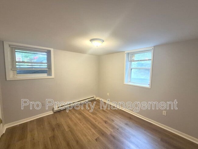 Building Photo - 14 Edgewood Rd
