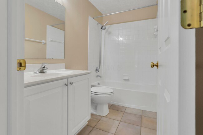 Building Photo - 3796 Village Club Dr