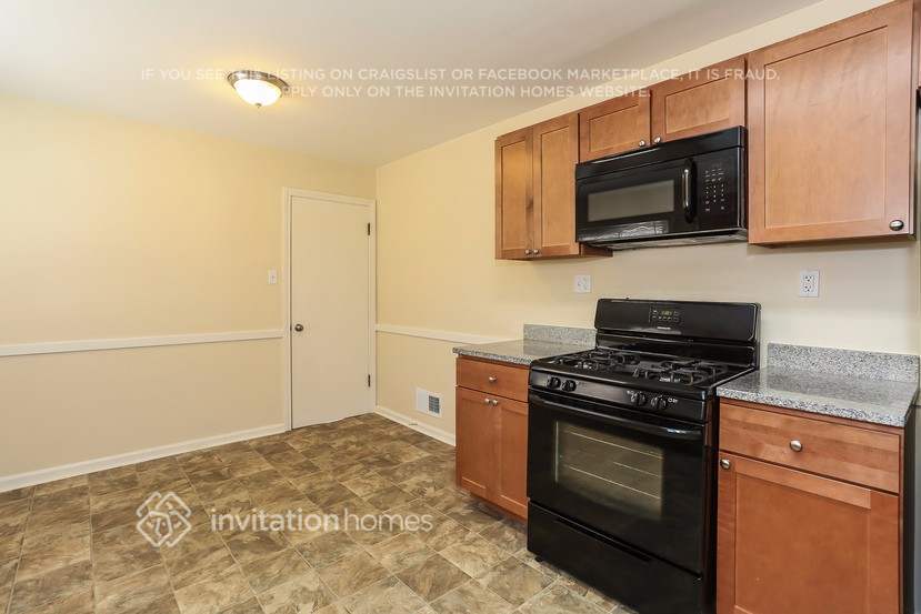 Building Photo - 9024 S Albany Ave