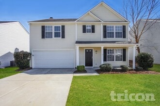 Building Photo - 490 Fox Trot Dr