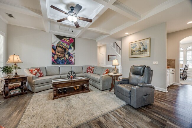 Building Photo - Stunning 4-Bedroom, 3.5-Bath Full Brick Ho...