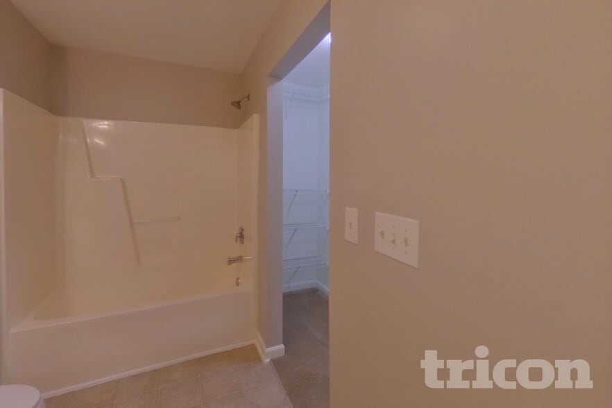 Building Photo - 501 Sawtooth Oak Drive