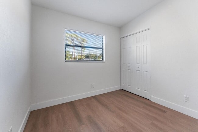 Building Photo - 5100 3rd Ave S