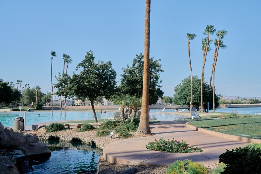 Building Photo - 1317 N Palmsprings Dr