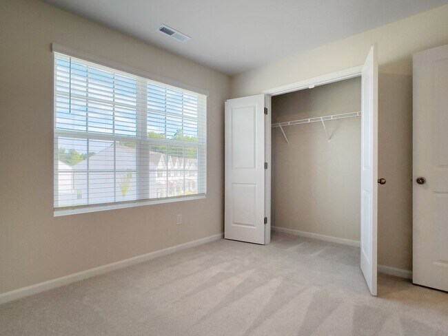 Building Photo - 1836 Autumn Mist