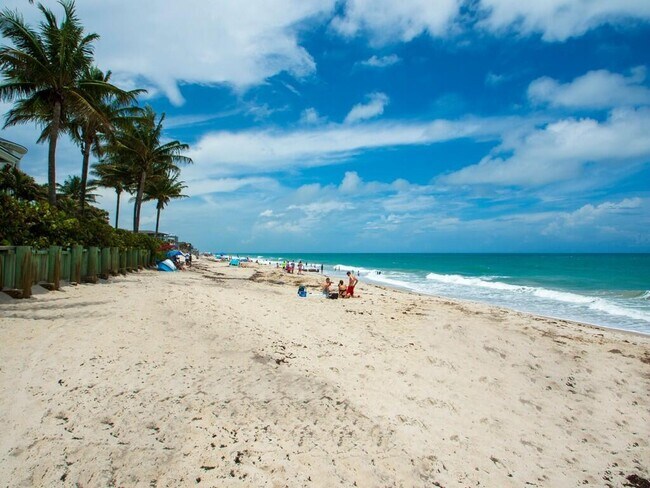 Building Photo - 826 Middleton Dr SW