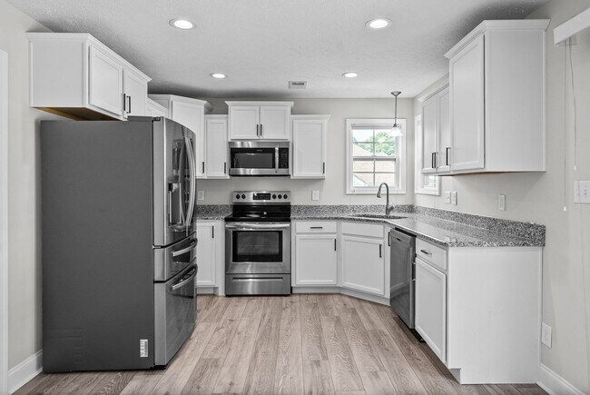 Building Photo - 169 Bonnell Dr