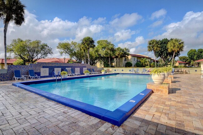Building Photo - 21207 Lago Cir