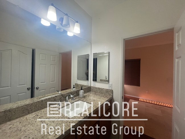 Building Photo - 11824 Greenbluff Way