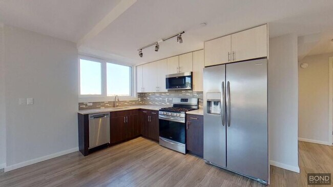 Building Photo - 2 bedroom in JAMAICA HILLS NY 11432