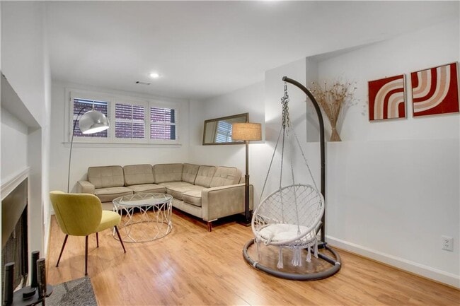 Building Photo - 925 Highland Terrace NE