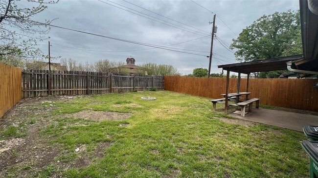 Building Photo - 11208 Renel Dr
