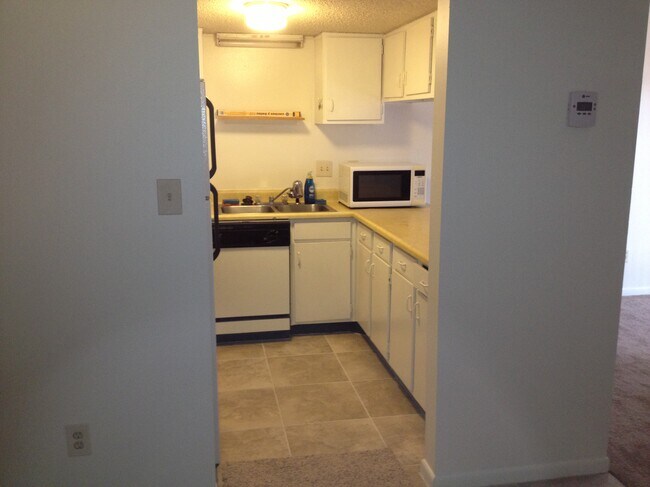 Building Photo - 308 Miracle Strip Pkwy SW