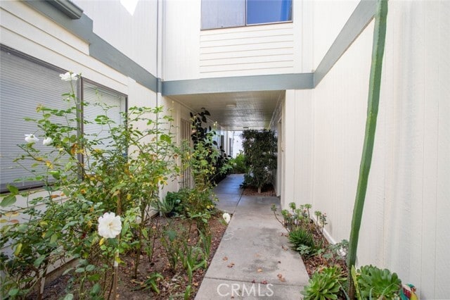 Building Photo - 10475 Newhome Ave