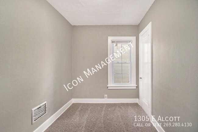 Building Photo - 1305 E Alcott-