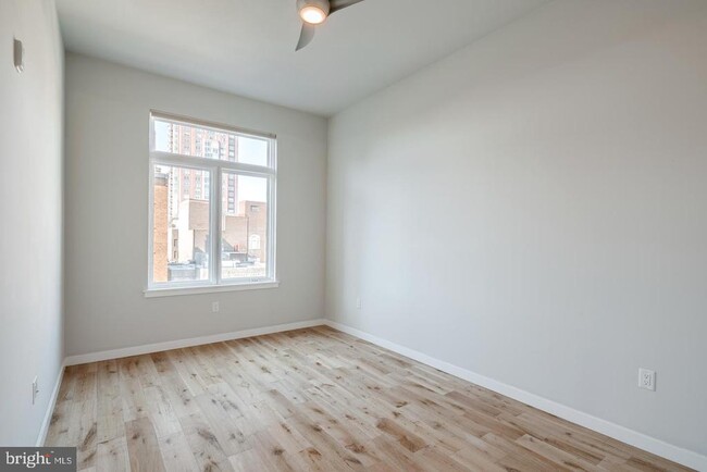 Building Photo - 412-26 S 13th St