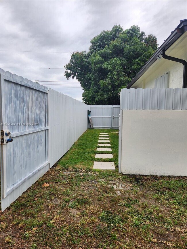 Building Photo - 12460 SW 187th Terrace