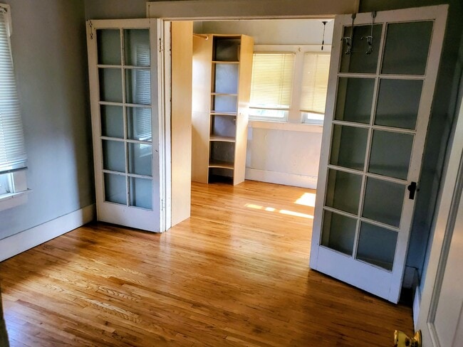 Building Photo - 3905 Holdrege St