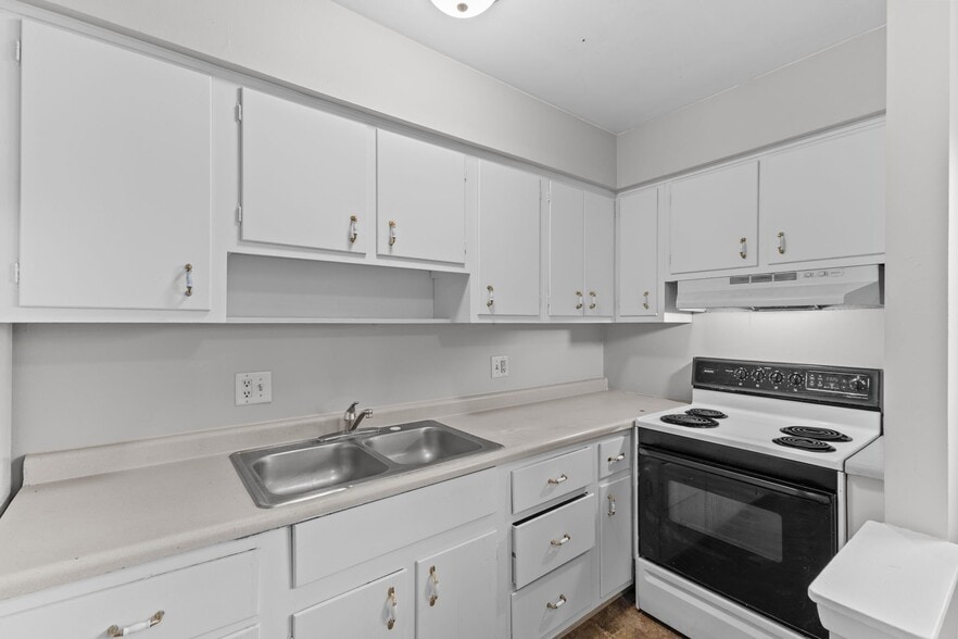 Building Photo - 5976 Radnor Rd