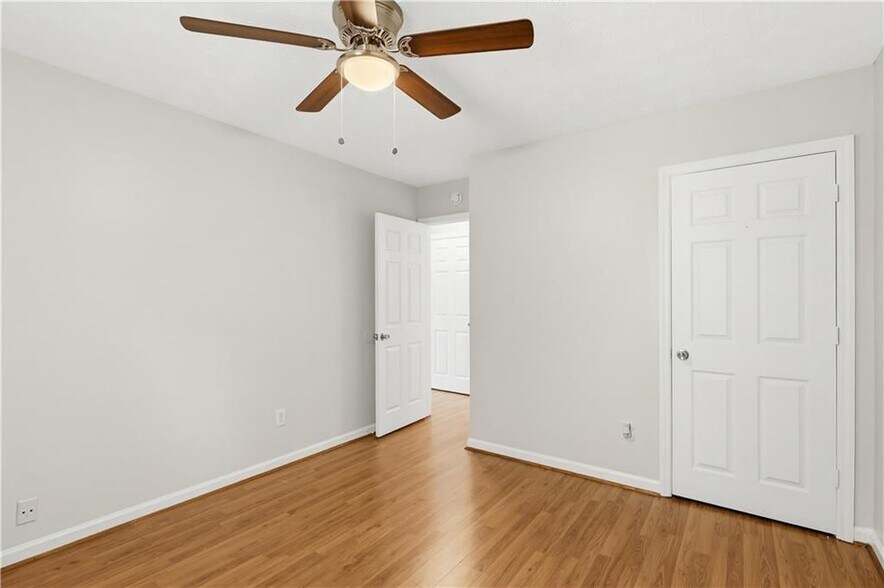 Building Photo - 3447 Kingswood Run